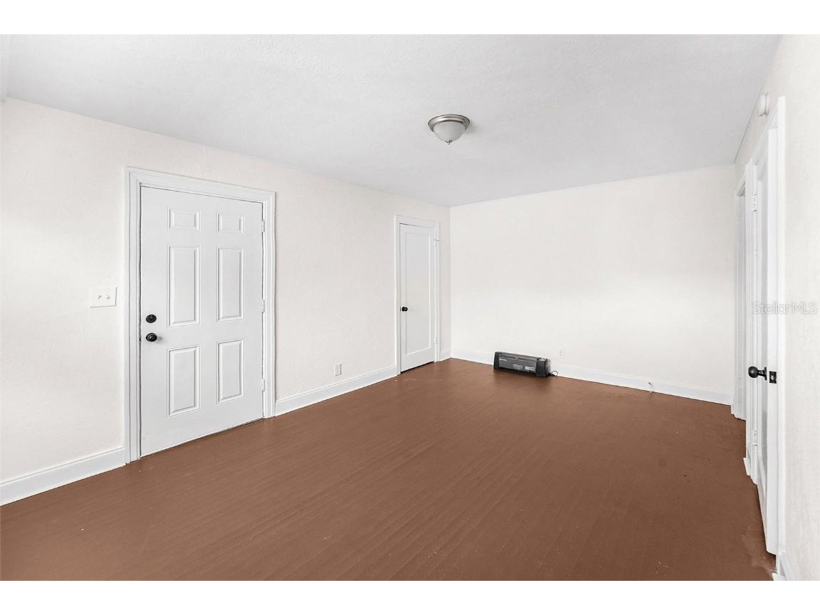 2220 7th Street S Saint Petersburg FL 33705 TB8425755 image9