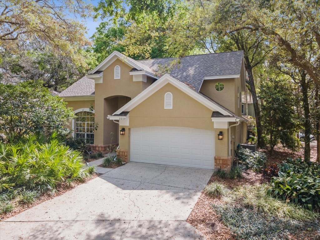 2220 Green Oaks Lane Tampa FL 33612 U8230053 image1