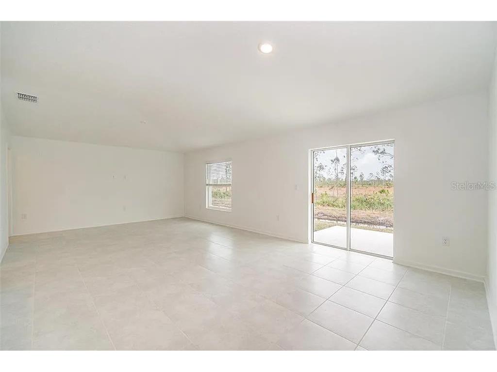 2220 Green Valley Street Daytona Beach FL 32124 V4946663 image2