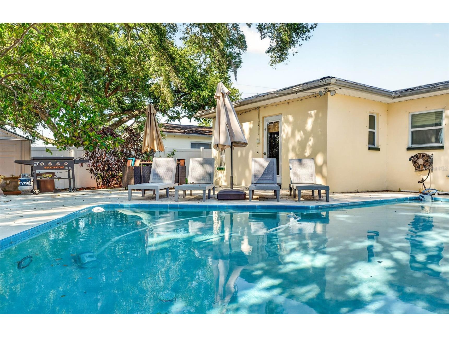 2220 Lauren Drive Largo FL 33774 TB8511649 image68