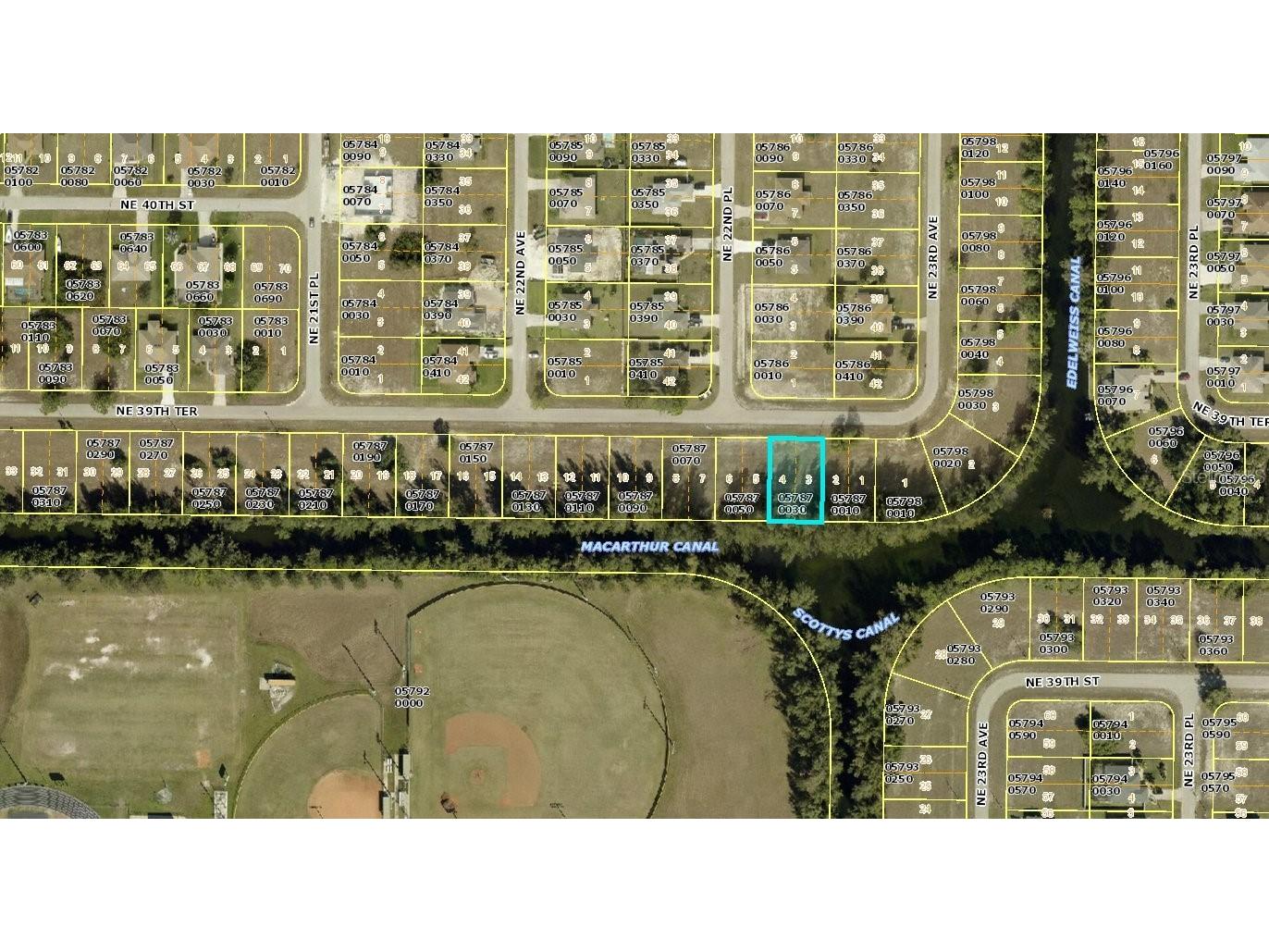 2220 Ne 39th Ter Cape Coral FL 33909 A4548729 image1