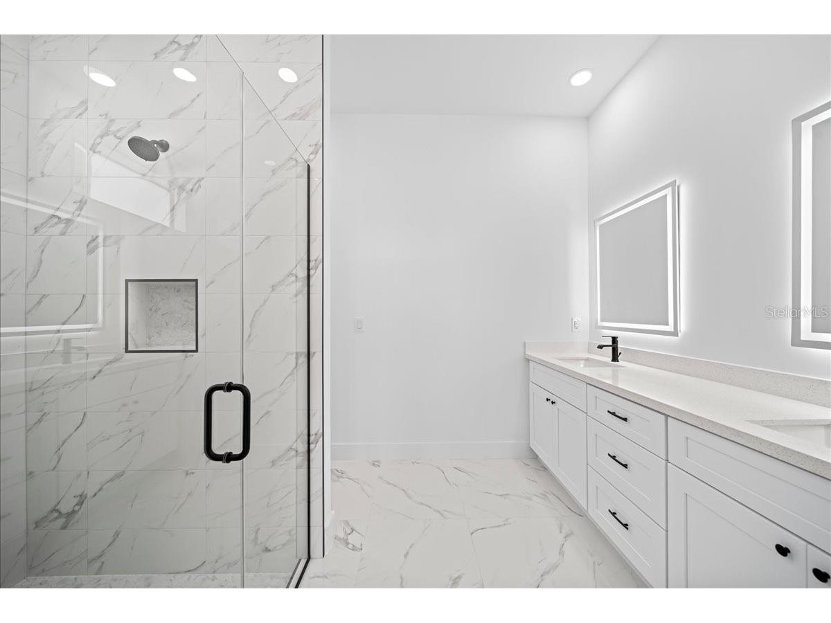 2220 NE 9th Place Cape Coral FL 33909 A4686067 image11
