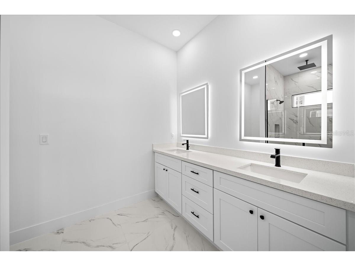 2220 NE 9th Place Cape Coral FL 33909 A4686067 image14
