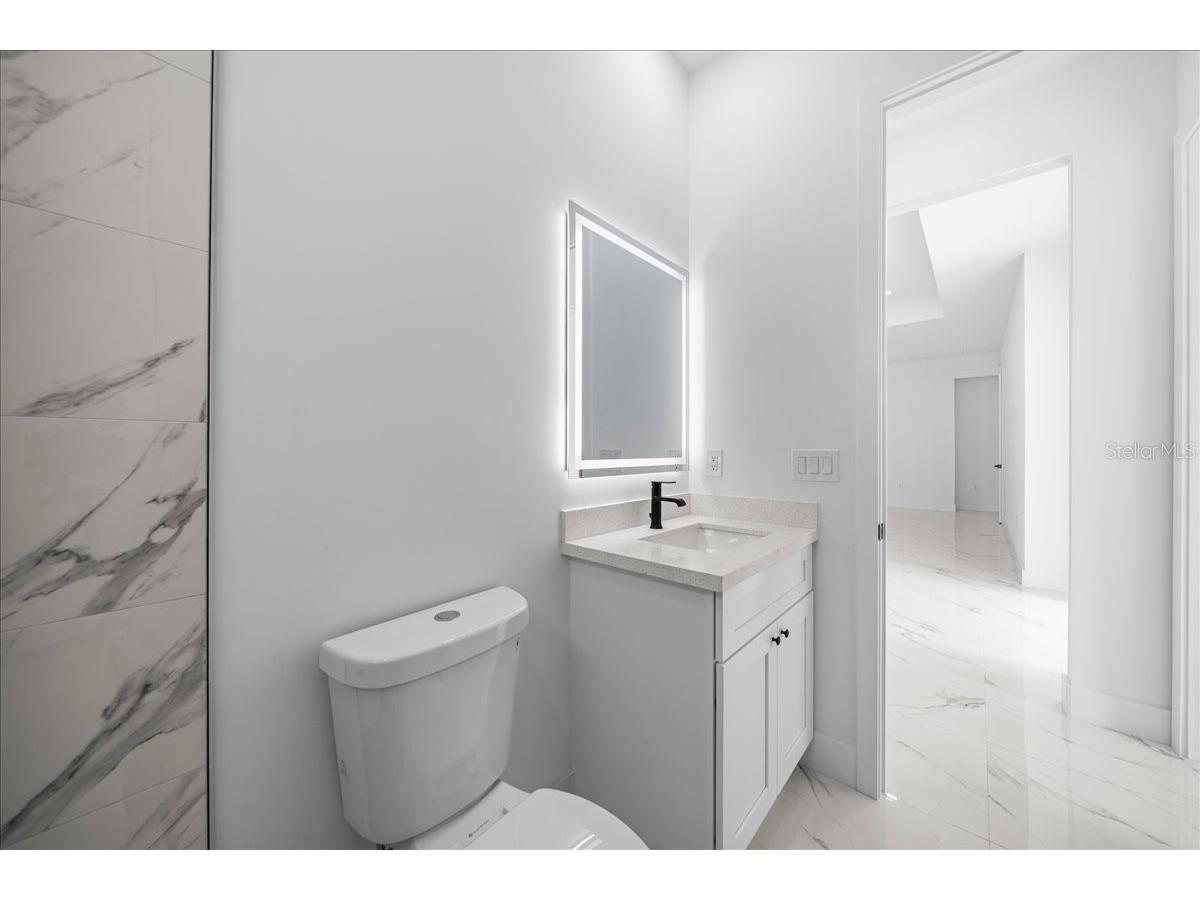 2220 NE 9th Place Cape Coral FL 33909 A4686067 image15