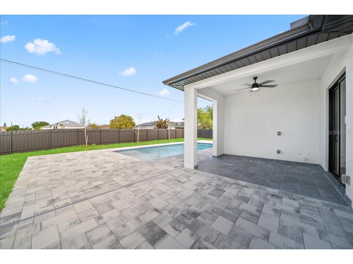 2220 NE 9th Place Cape Coral FL 33909 A4686067 image4
