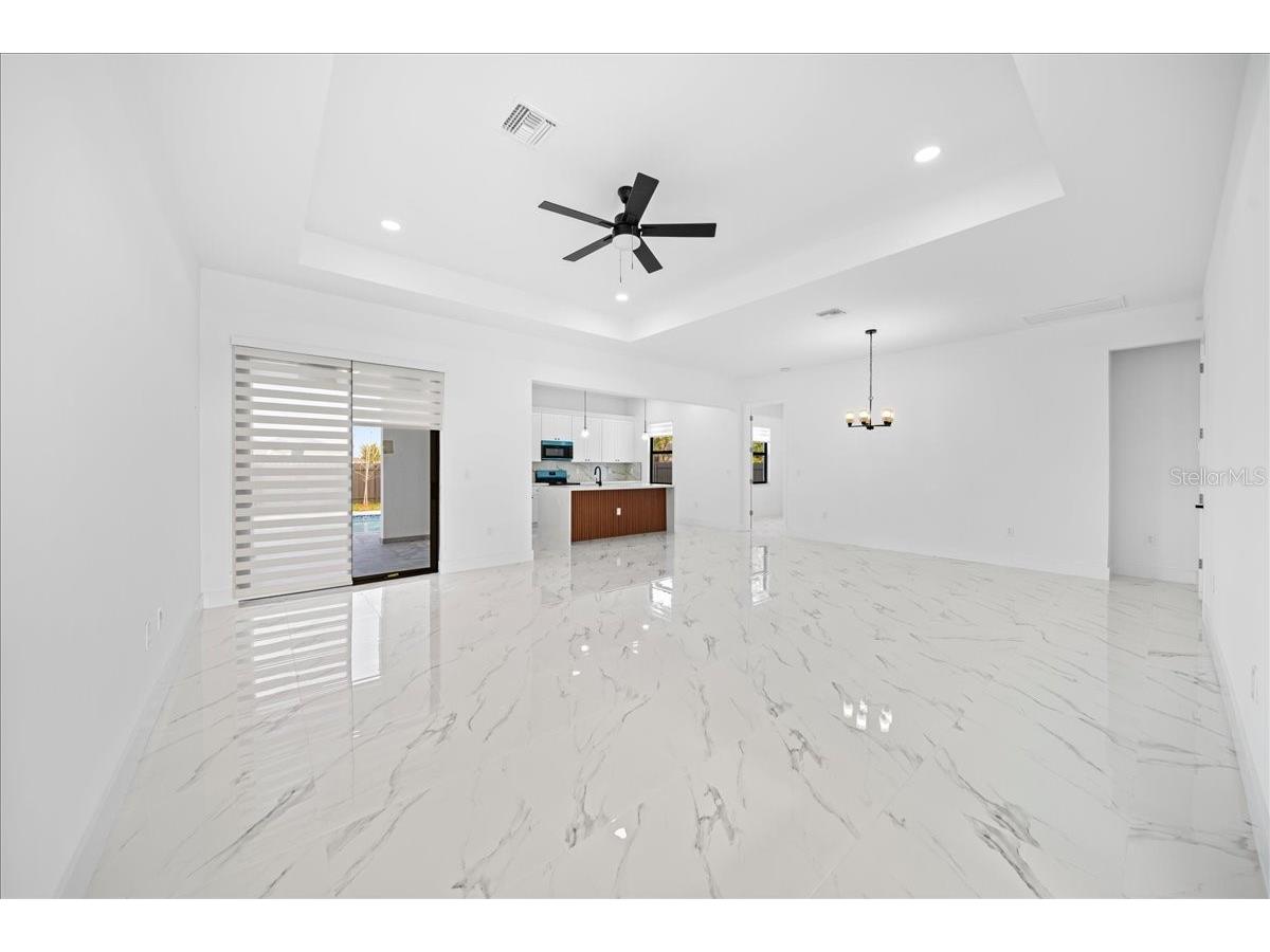 2220 NE 9th Place Cape Coral FL 33909 A4686067 image8