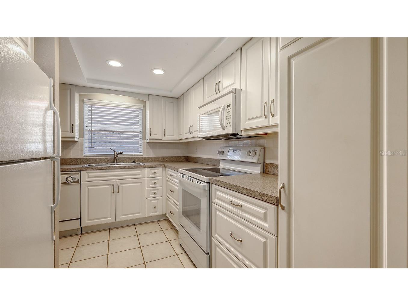 2220 Stickney Point Rd #519 Sarasota FL 34231 A4659945 image22