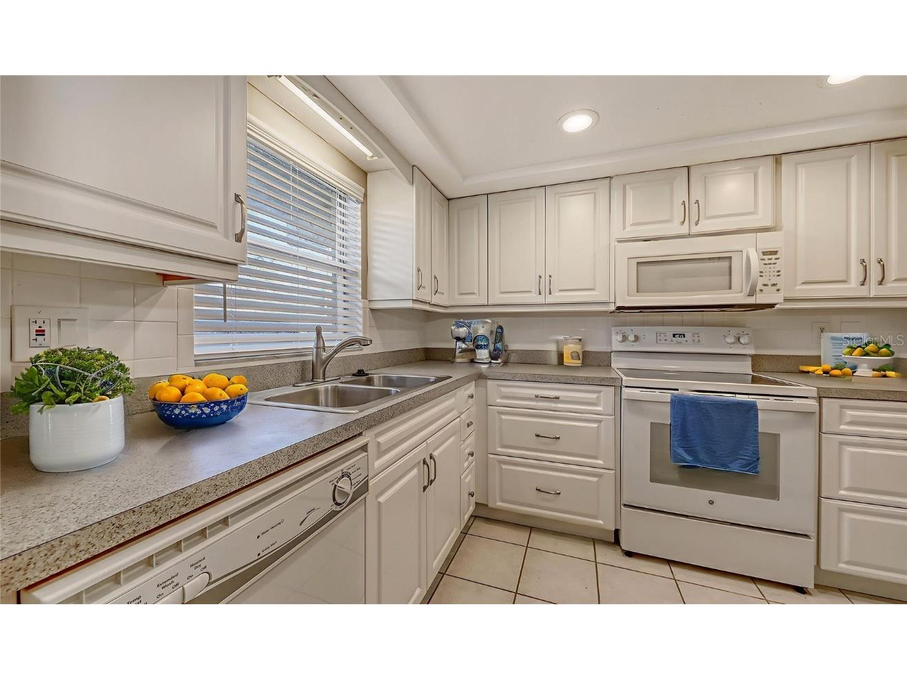 2220 Stickney Point Rd #519 Sarasota FL 34231 A4659945 image23