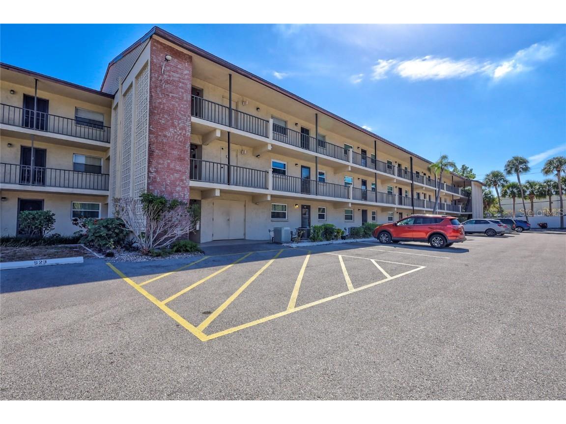 2220 Stickney Point Road #535 Sarasota FL 34231 A4588291 image1