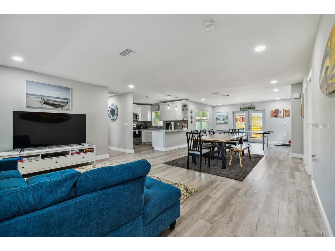 2221 Calexico Way S Saint Petersburg FL 33712 TB8453630 image4