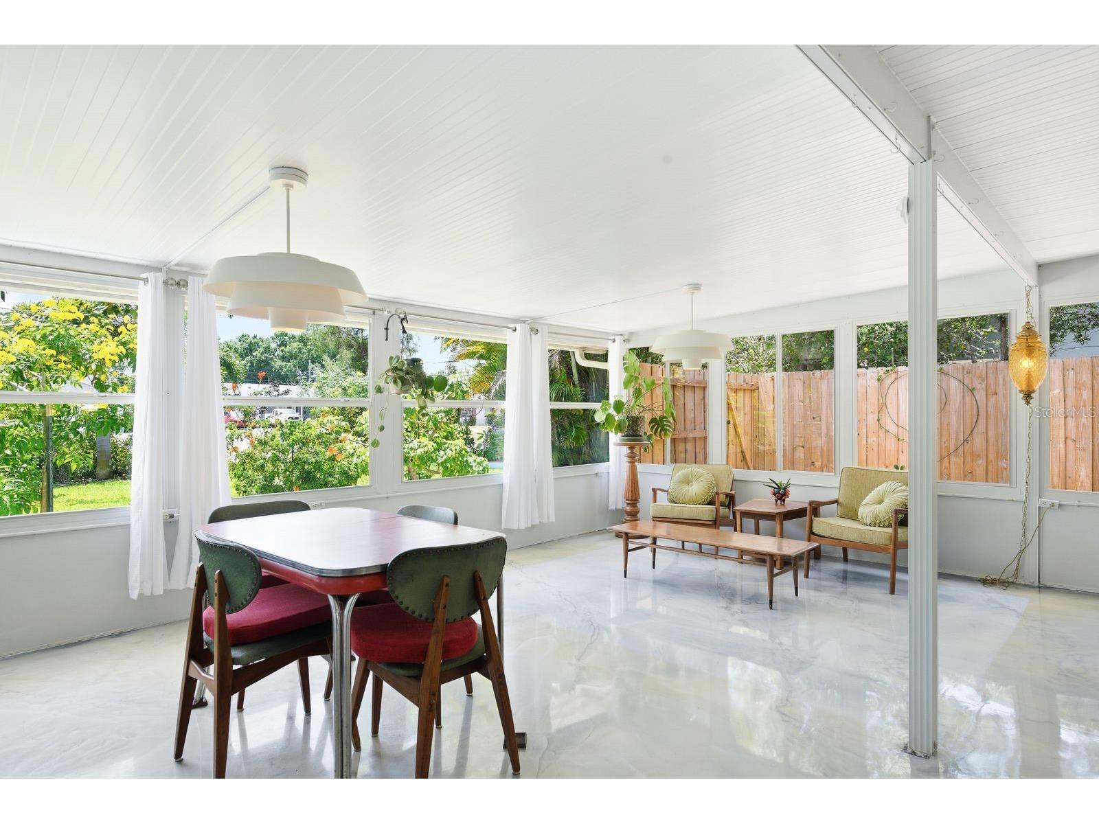 2221 Coronada Way S Saint Petersburg FL 33712 TB8501544 image21