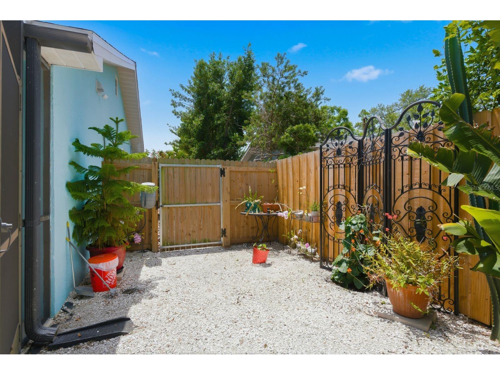2221 Coronada Way S Saint Petersburg FL 33712 TB8501544 image38
