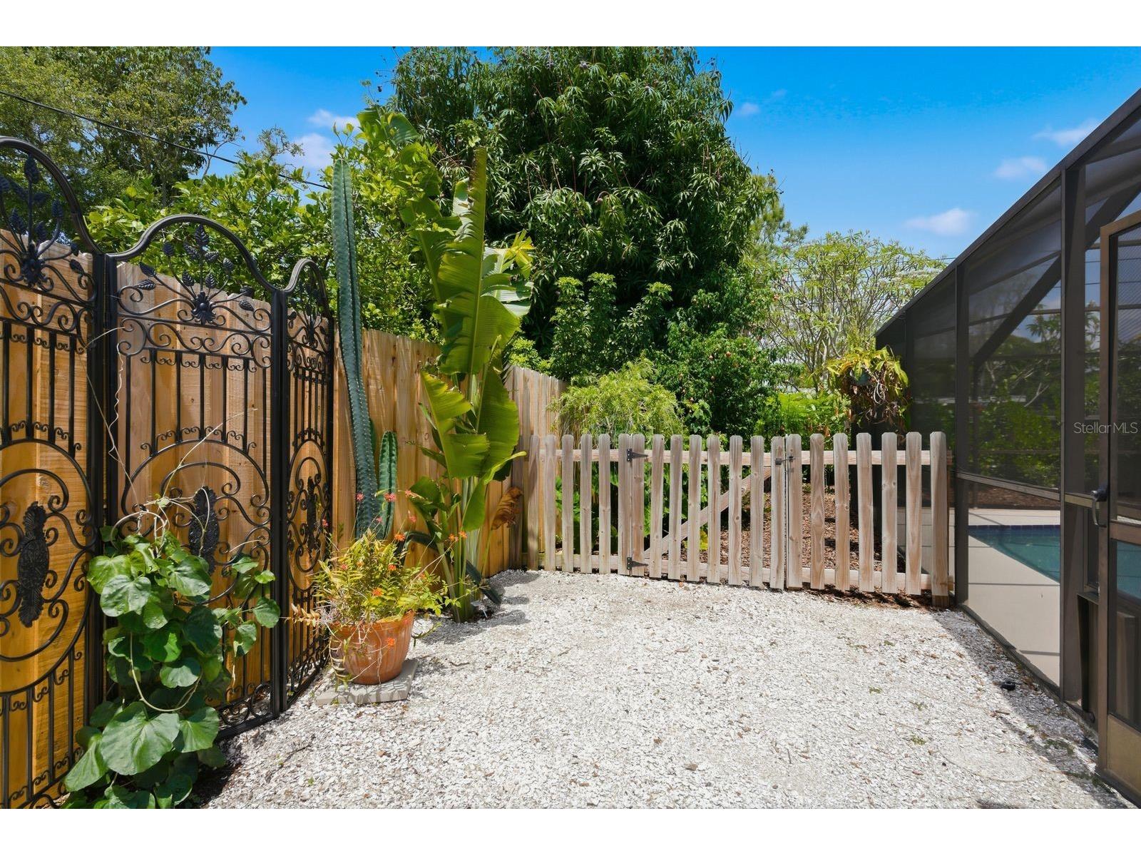 2221 Coronada Way S Saint Petersburg FL 33712 TB8501544 image39