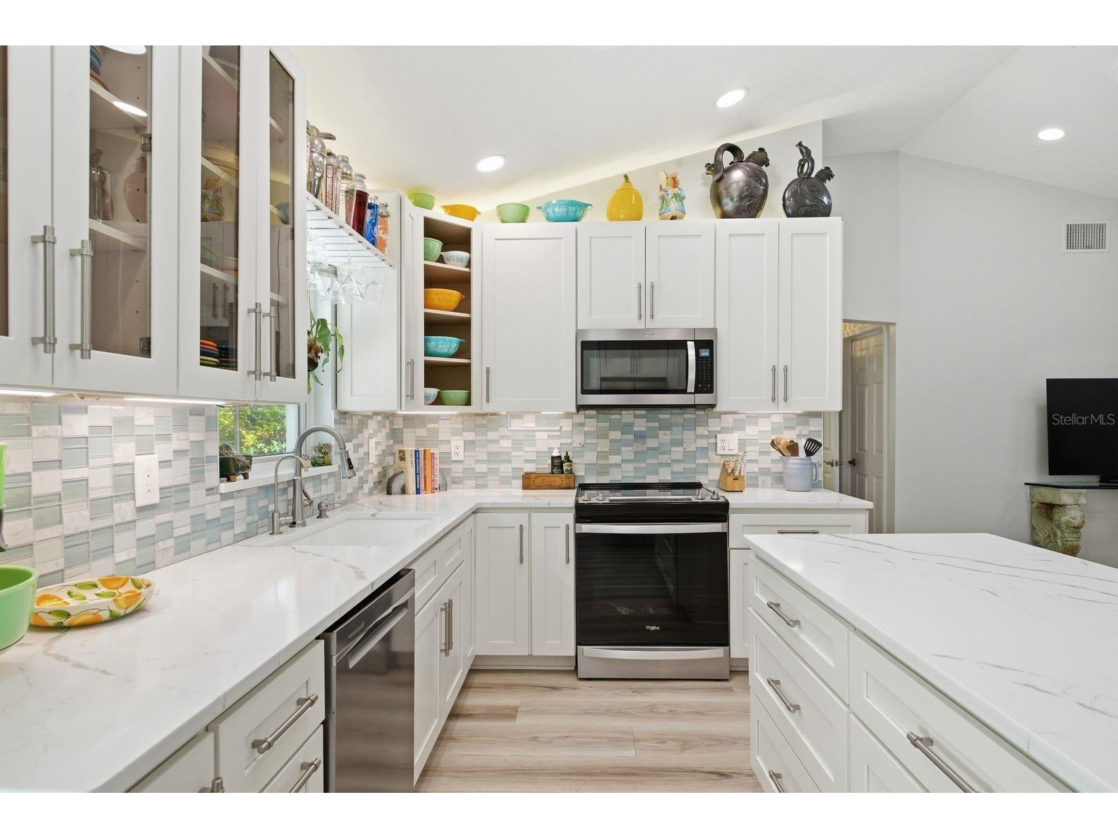 2221 Coronada Way S Saint Petersburg FL 33712 TB8501544 image4