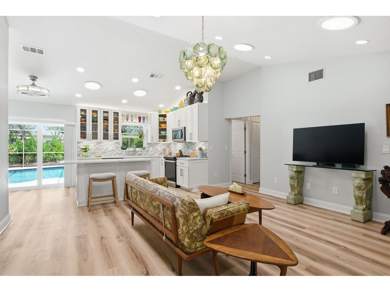 2221 Coronada Way S Saint Petersburg FL 33712 TB8501544 image6