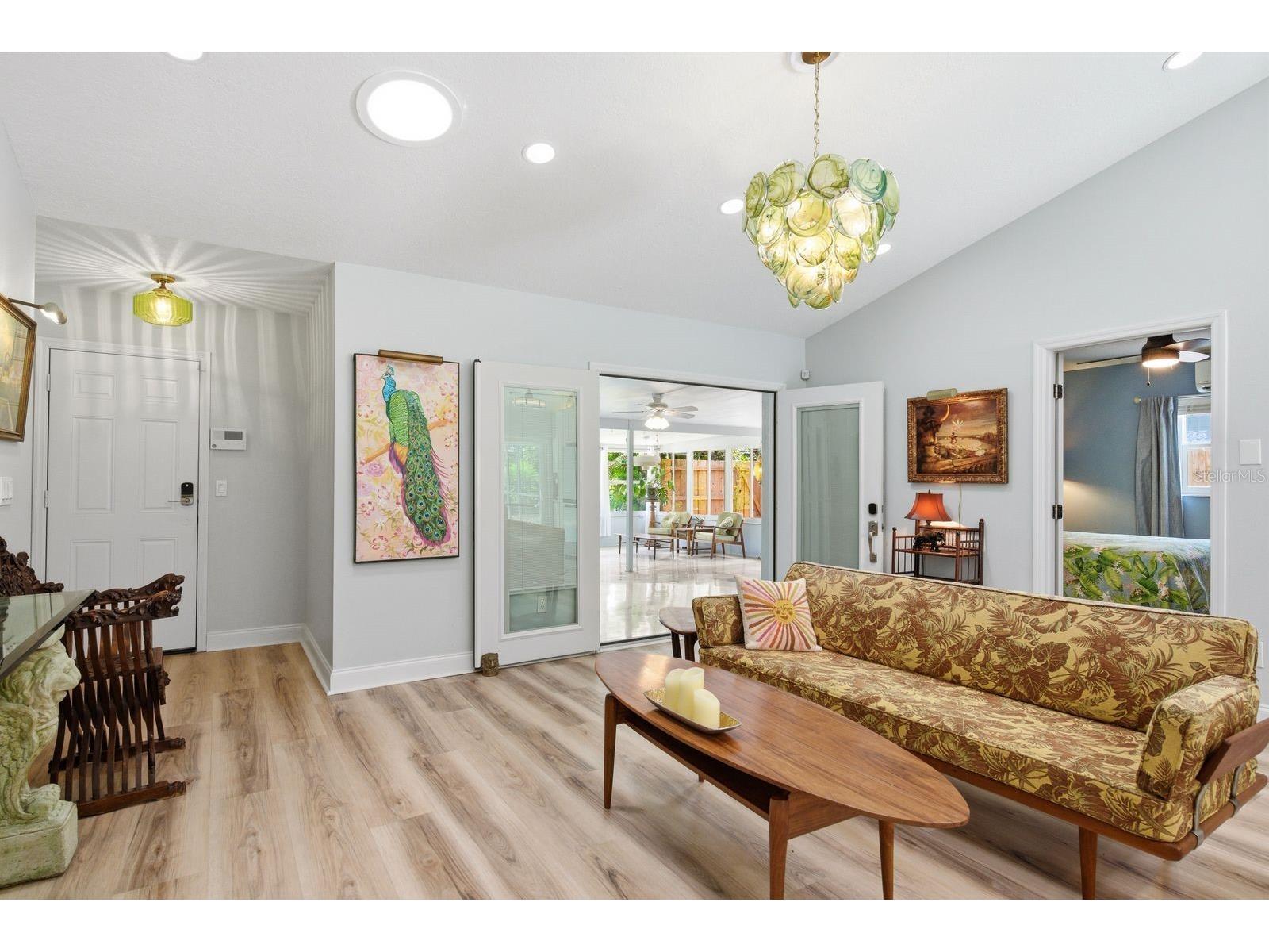 2221 Coronada Way S Saint Petersburg FL 33712 TB8501544 image8