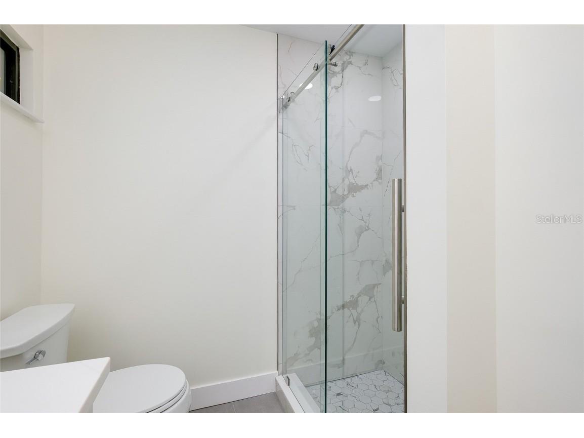 2221 Meadowlake Court #A3 Sarasota FL 34235 A4672533 image27