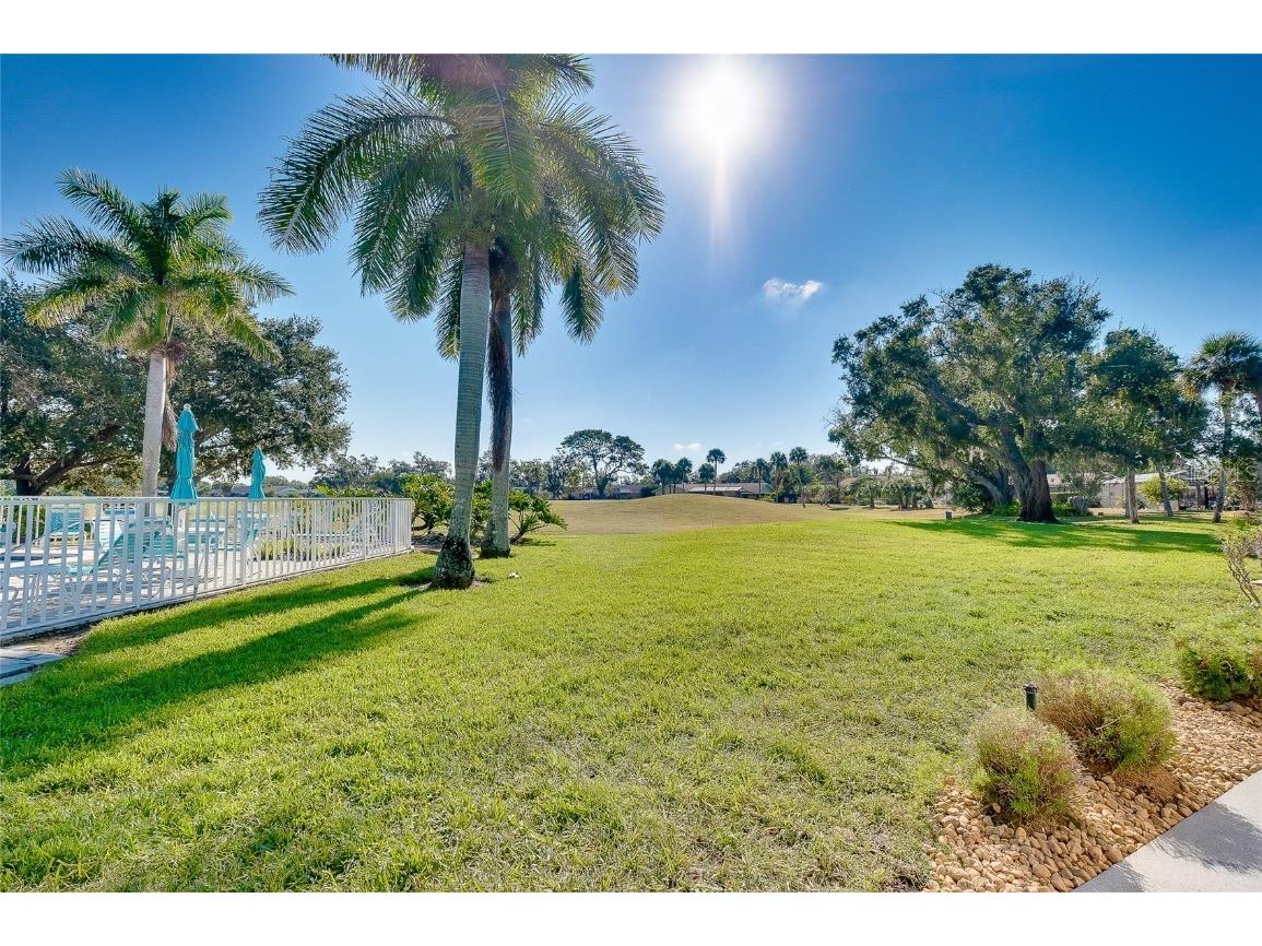 2221 Meadowlake Court #A3 Sarasota FL 34235 A4672533 image44
