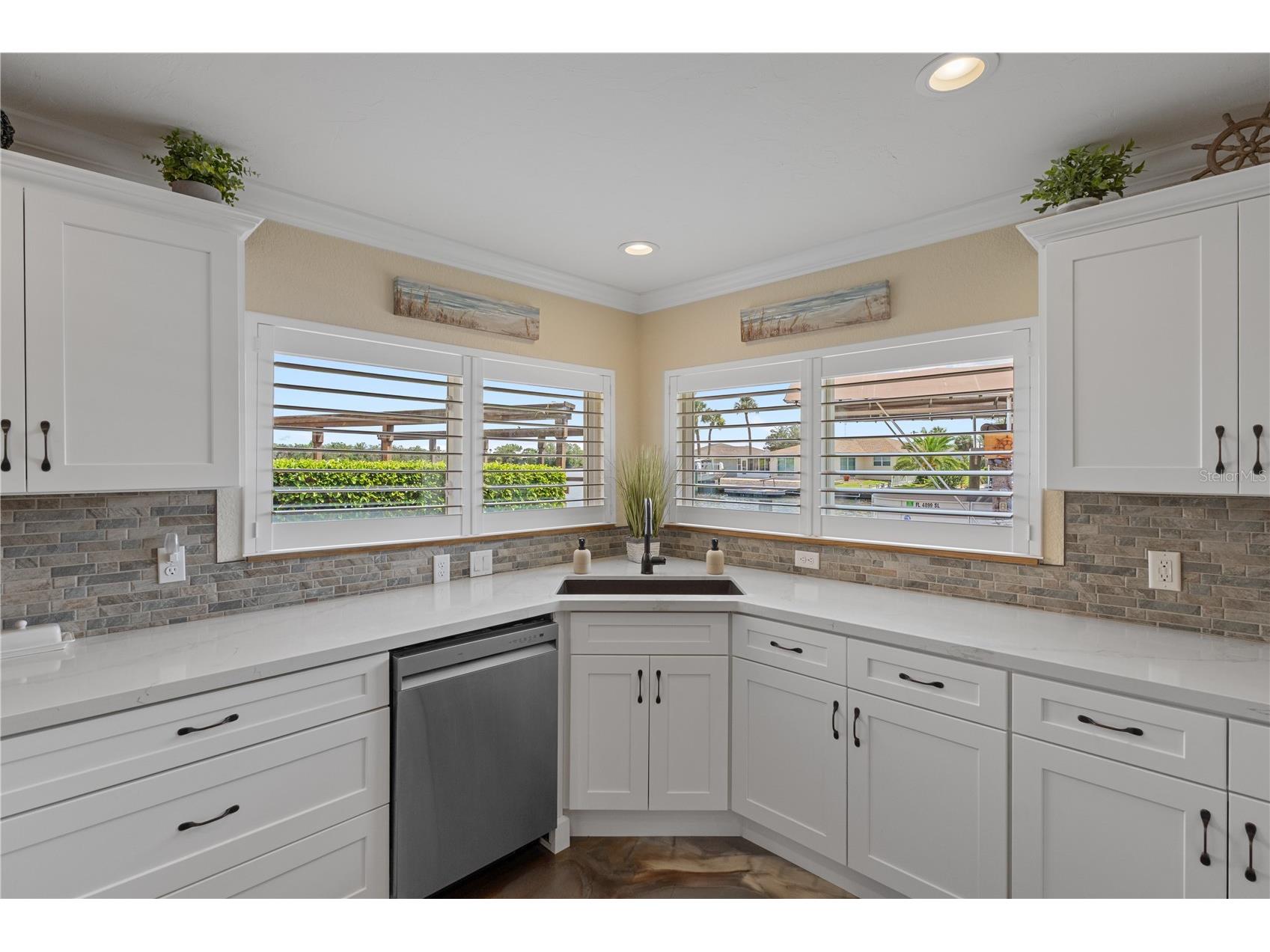 2221 N Kings Cove Point Crystal River FL 34429 - CRYSTAL RIVER OM725568 image15
