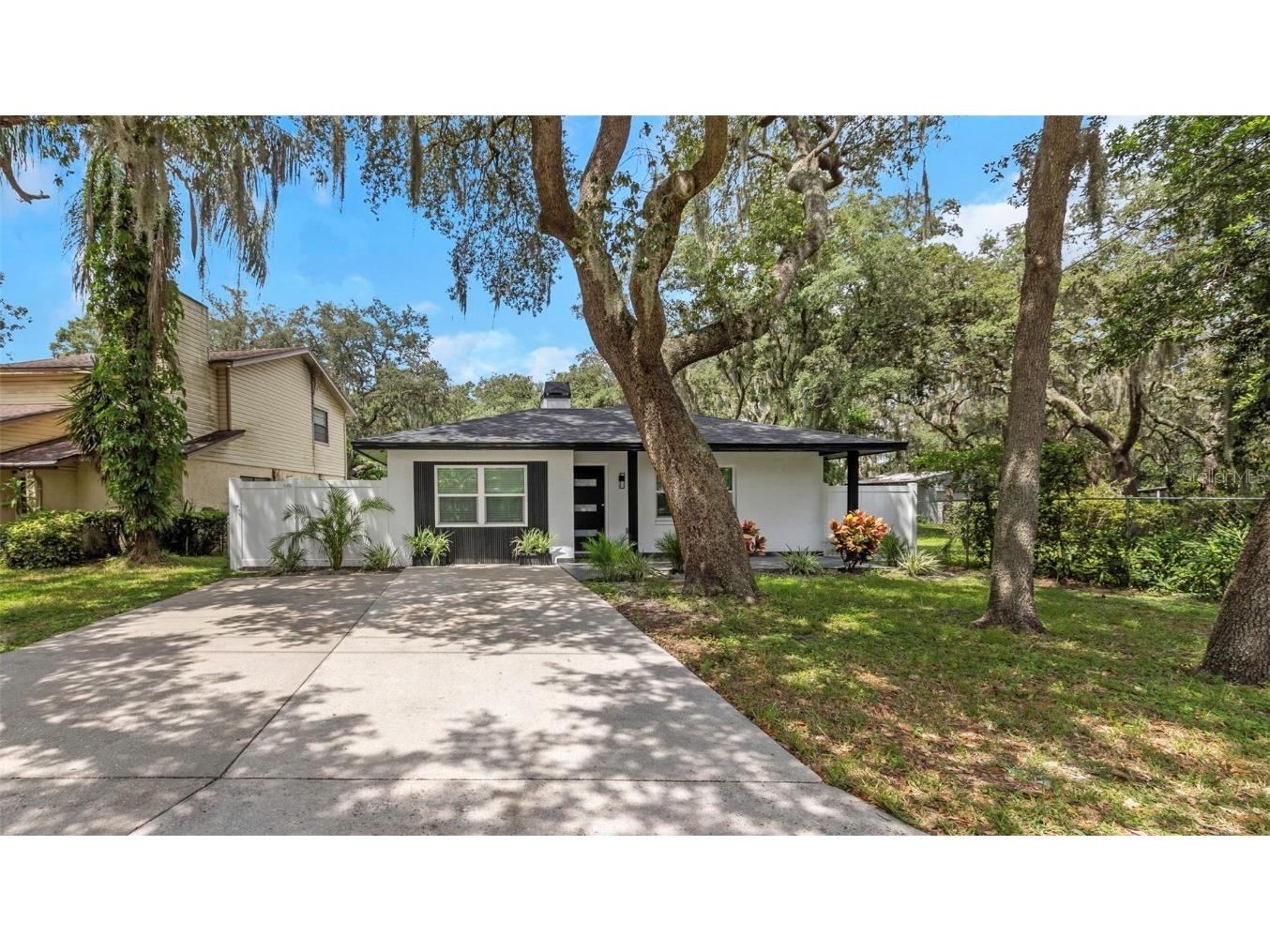 2221 S Village Avenue Tampa FL 33612 TB8303313 image1