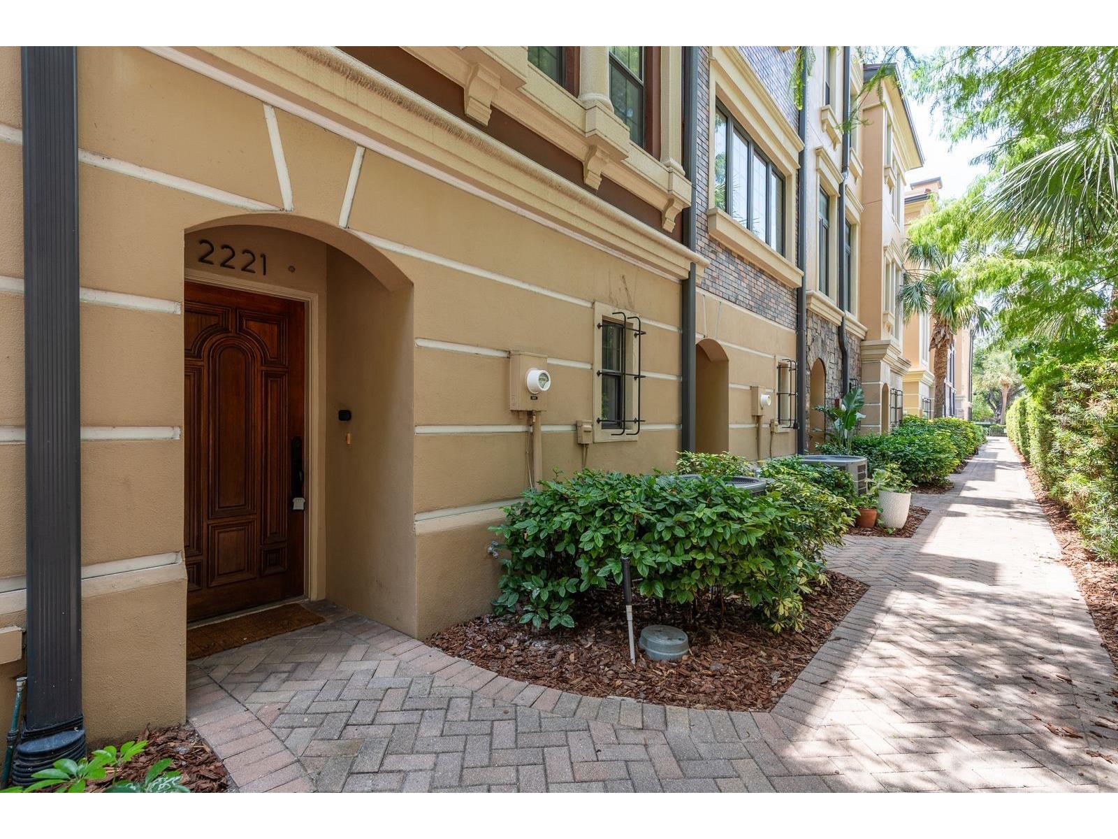 2221 Soho Bay Court Tampa FL 33606 TB8492583 image1