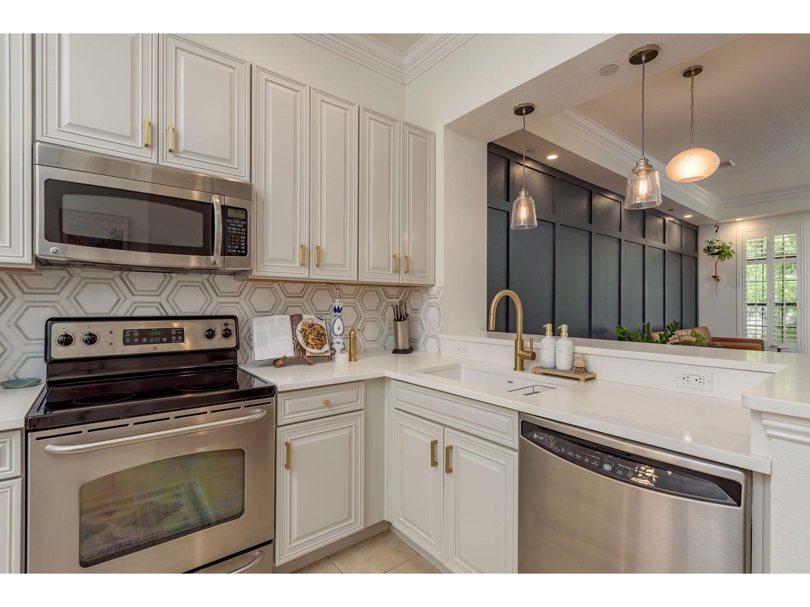 2221 Soho Bay Court Tampa FL 33606 TB8492583 image9