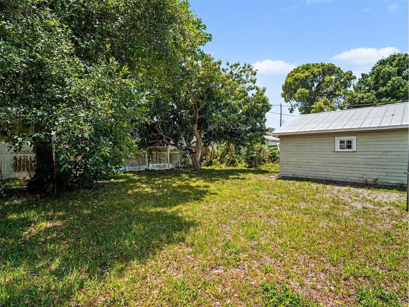 2222 Florinda Street Sarasota FL 34231 A4693347 image12