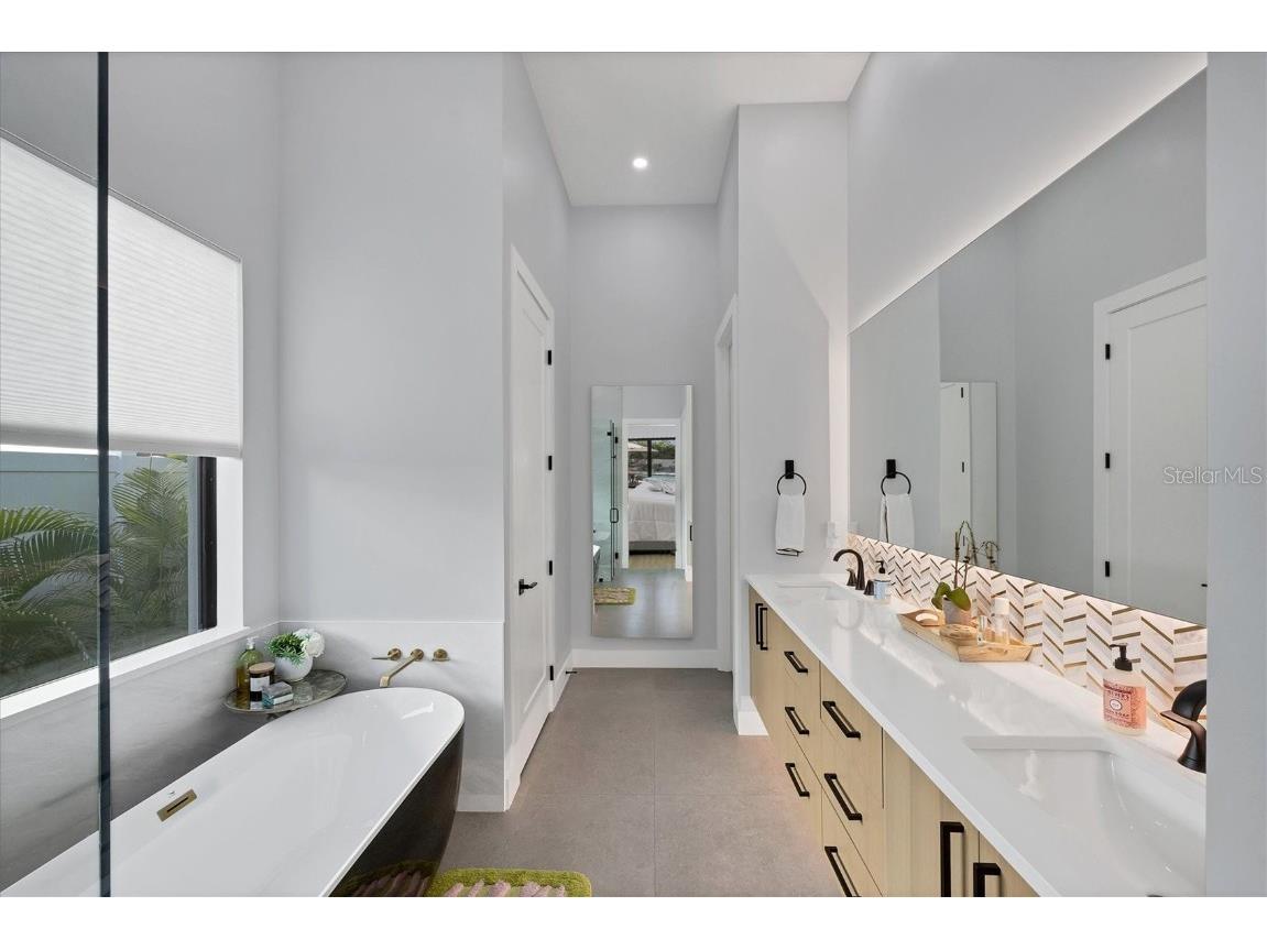 2222 Webber Street Sarasota FL 34239 A4666118 image24