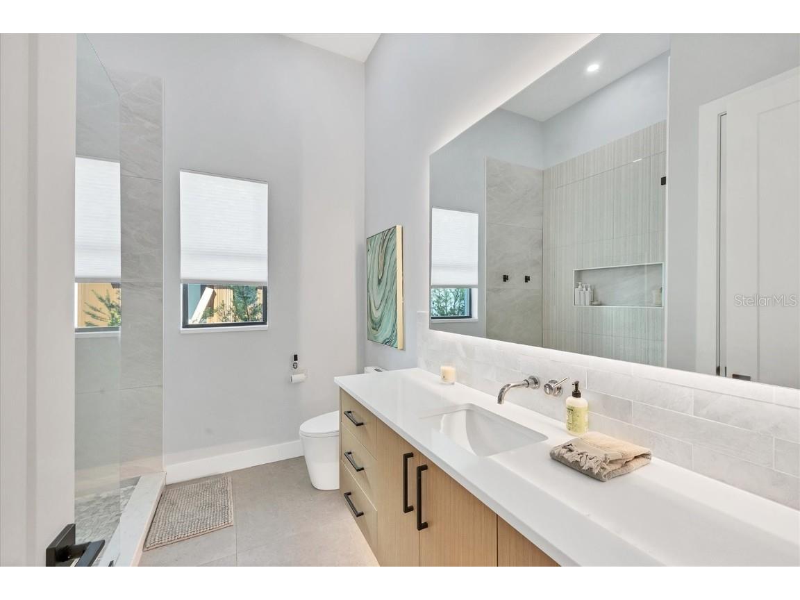 2222 Webber Street Sarasota FL 34239 A4666118 image28