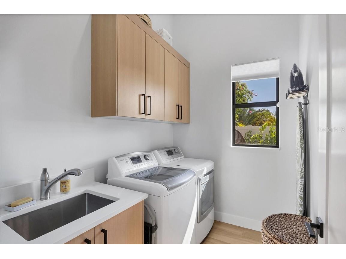 2222 Webber Street Sarasota FL 34239 A4666118 image31