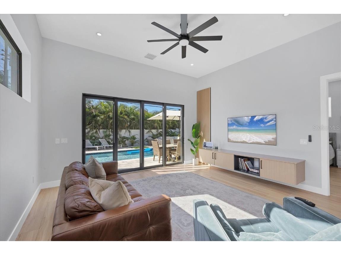 2222 Webber Street Sarasota FL 34239 A4666118 image36