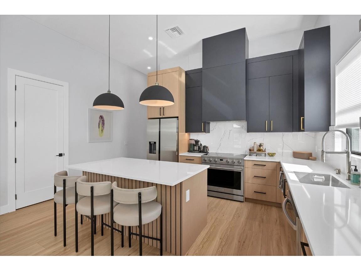 2222 Webber Street Sarasota FL 34239 A4666118 image40