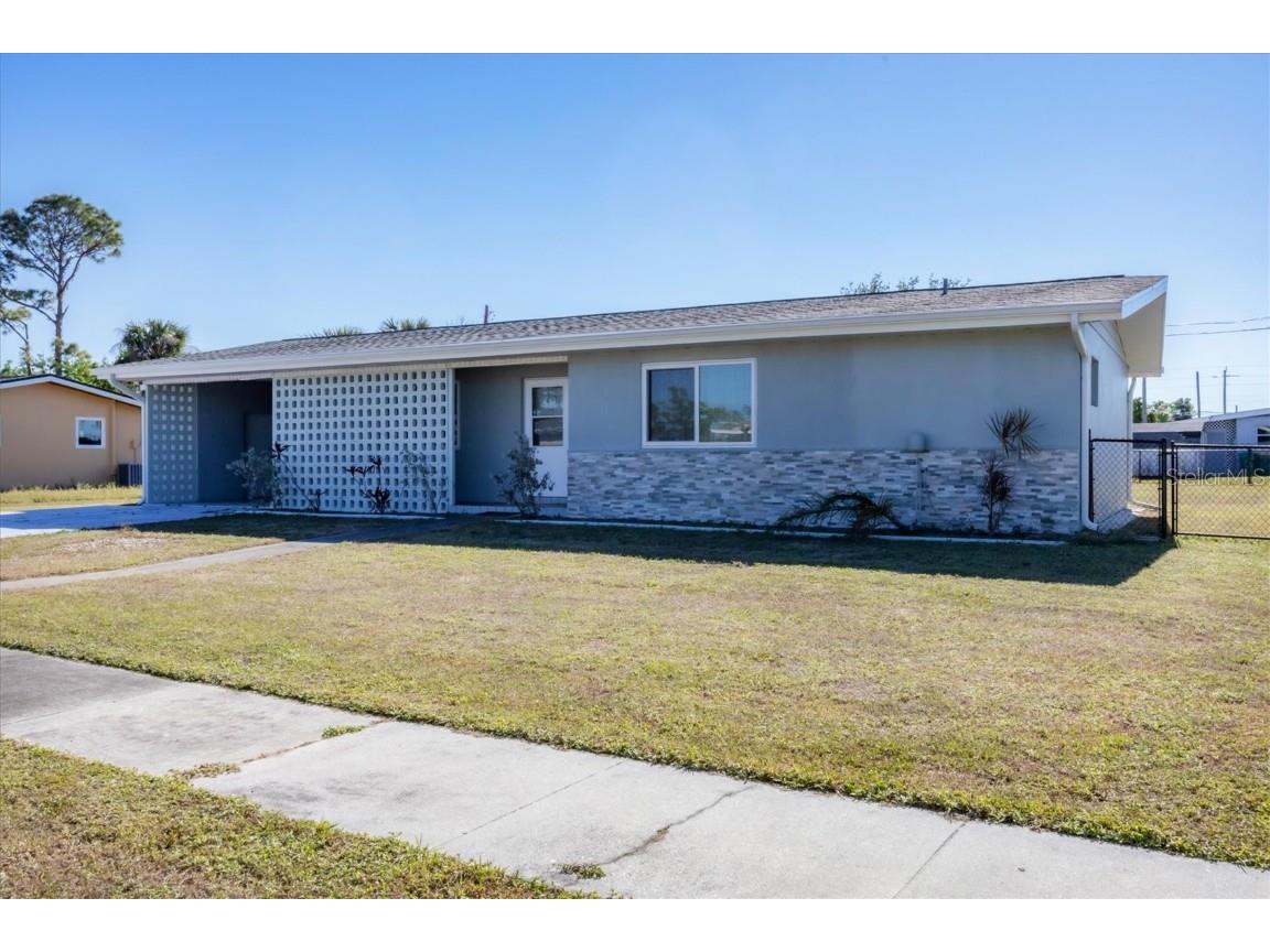 22221 Laramore Avenue Port Charlotte FL 33952 D6139901 image1