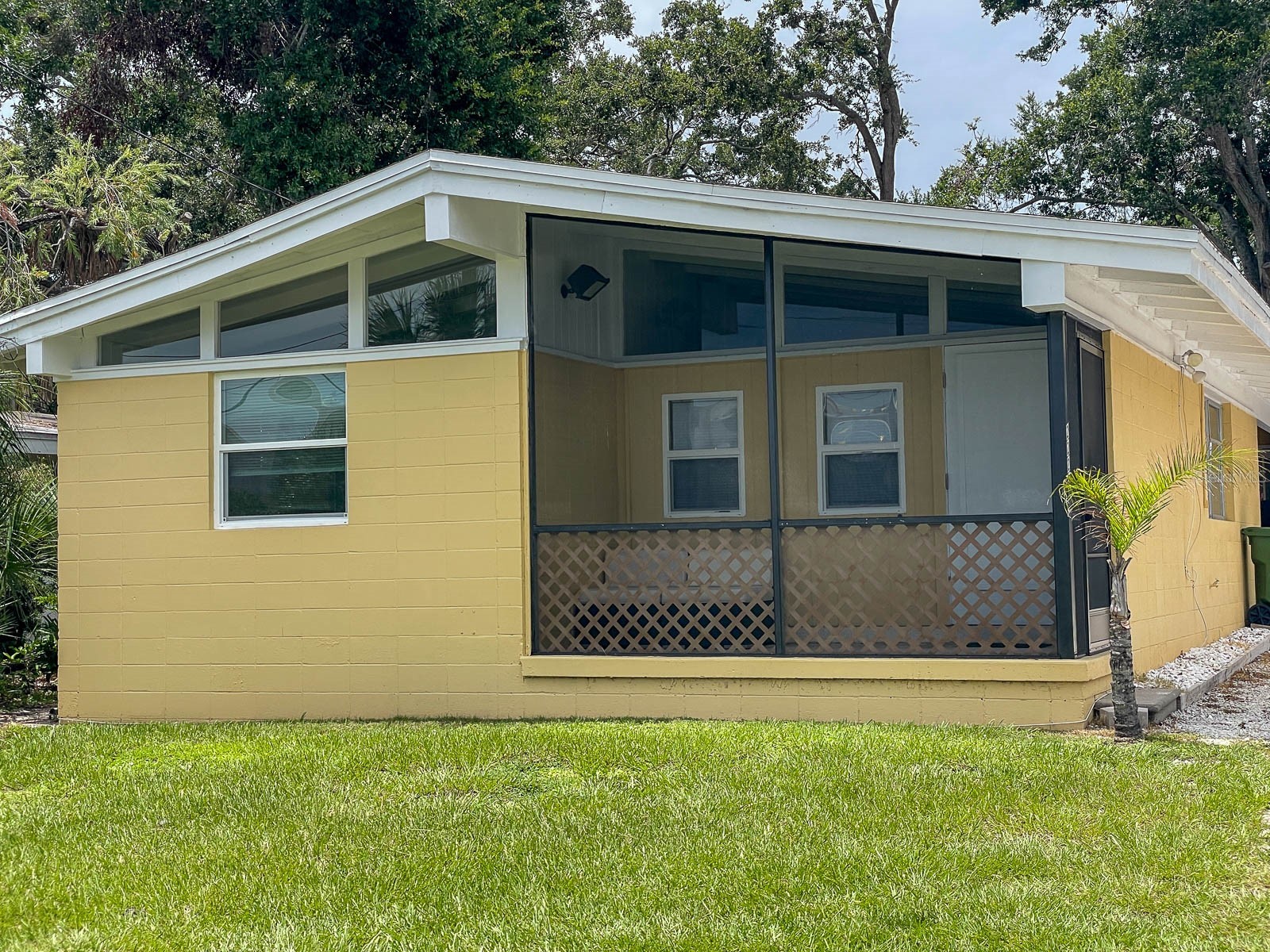 2223 Bay Street Sarasota FL 34237 A4659640 image1