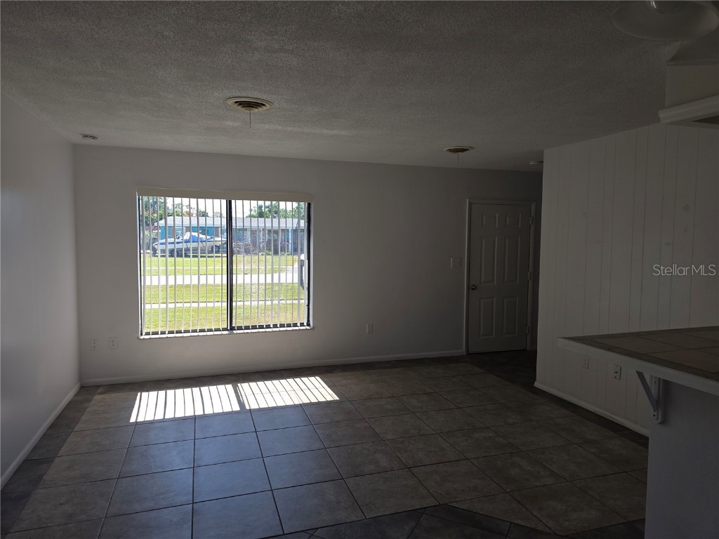 22236 Montrose Avenue Port Charlotte FL 33952 D6144409 image5