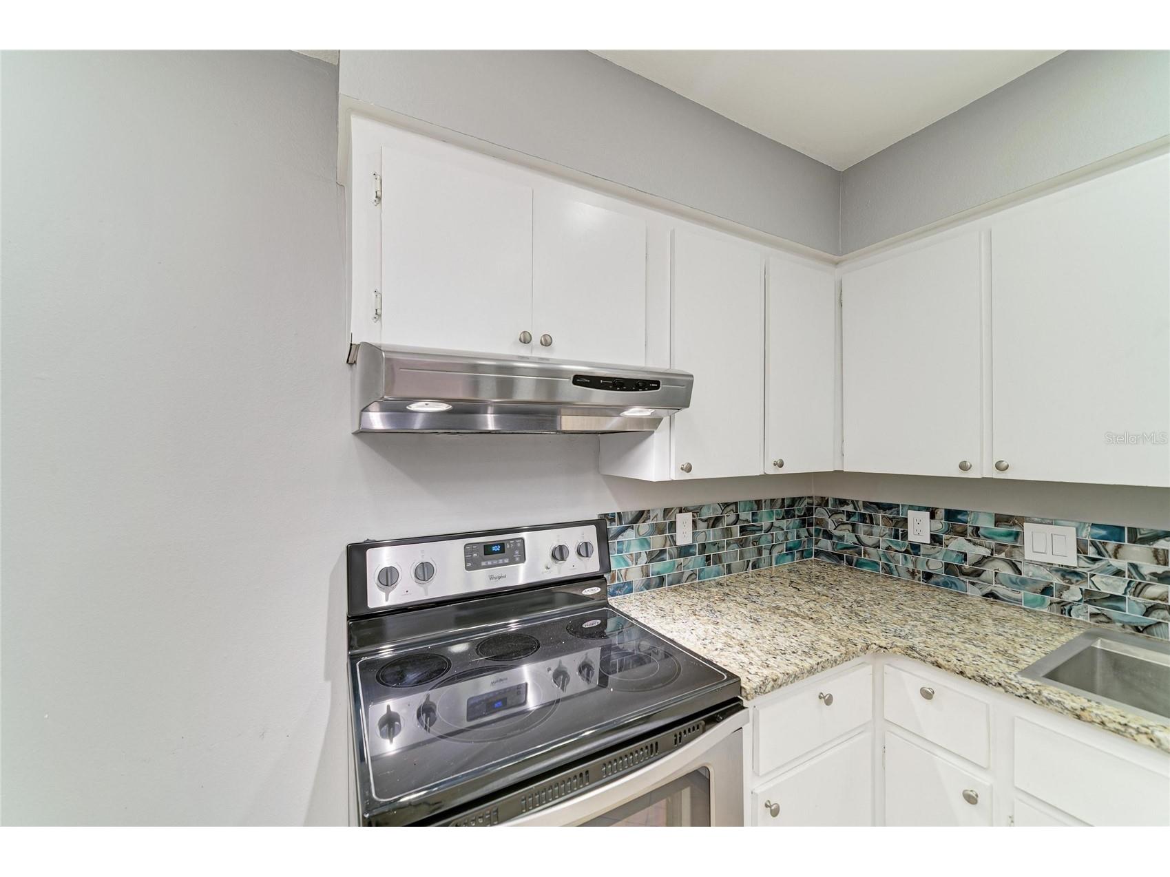 2224 Bahia Vista Street #E6 Sarasota FL 34239 A4695961 image15