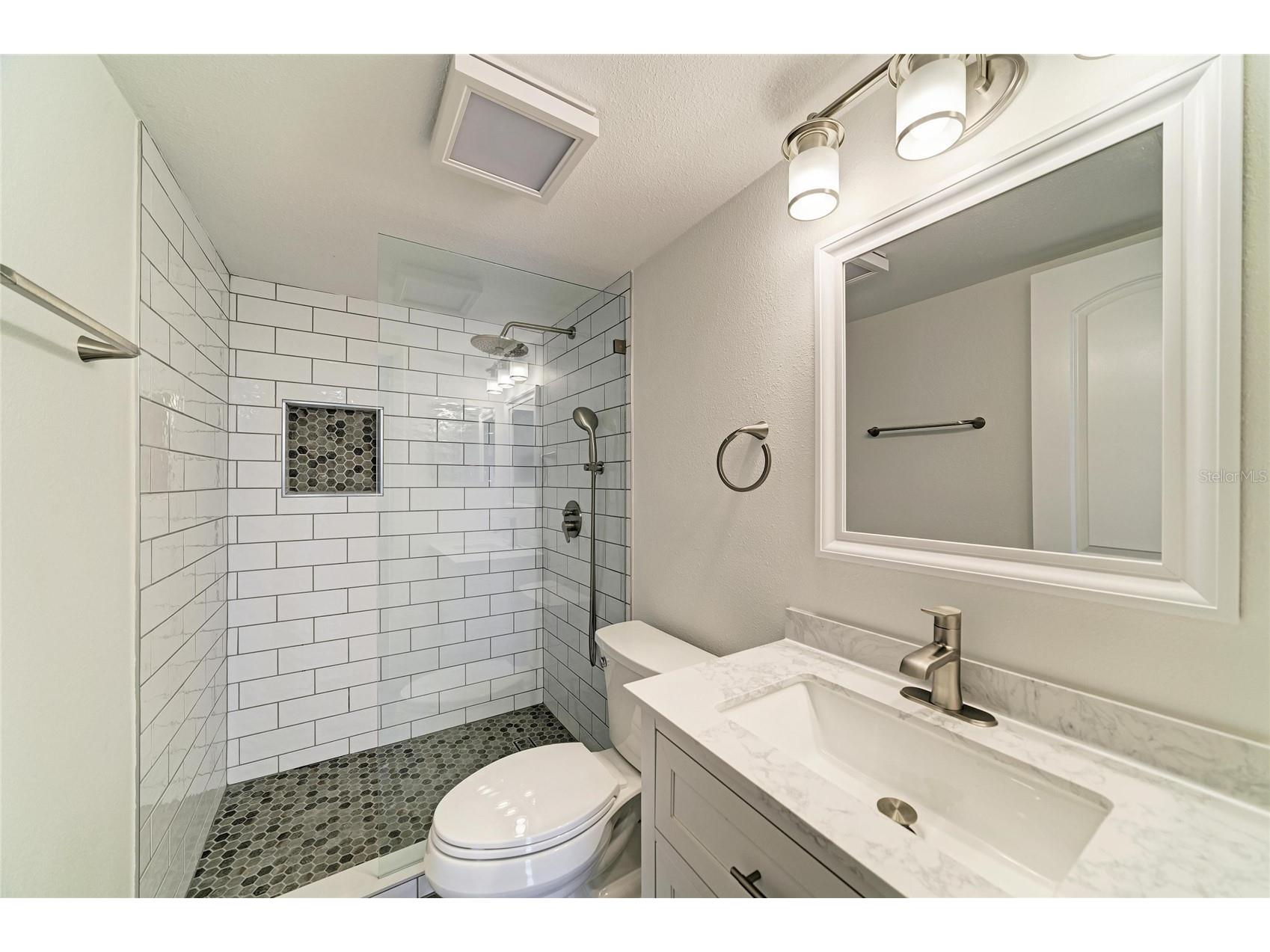 2224 Bahia Vista Street #E6 Sarasota FL 34239 A4695961 image20