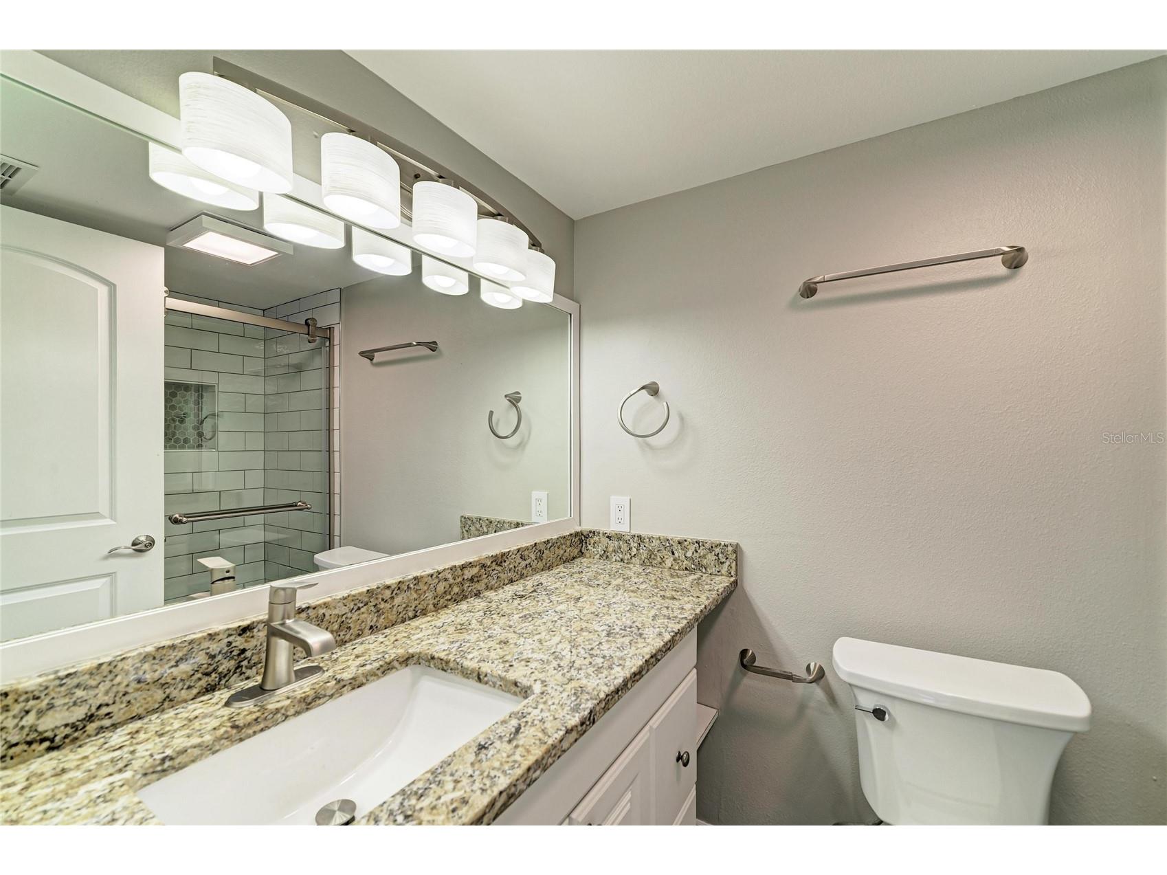 2224 Bahia Vista Street #E6 Sarasota FL 34239 A4695961 image23