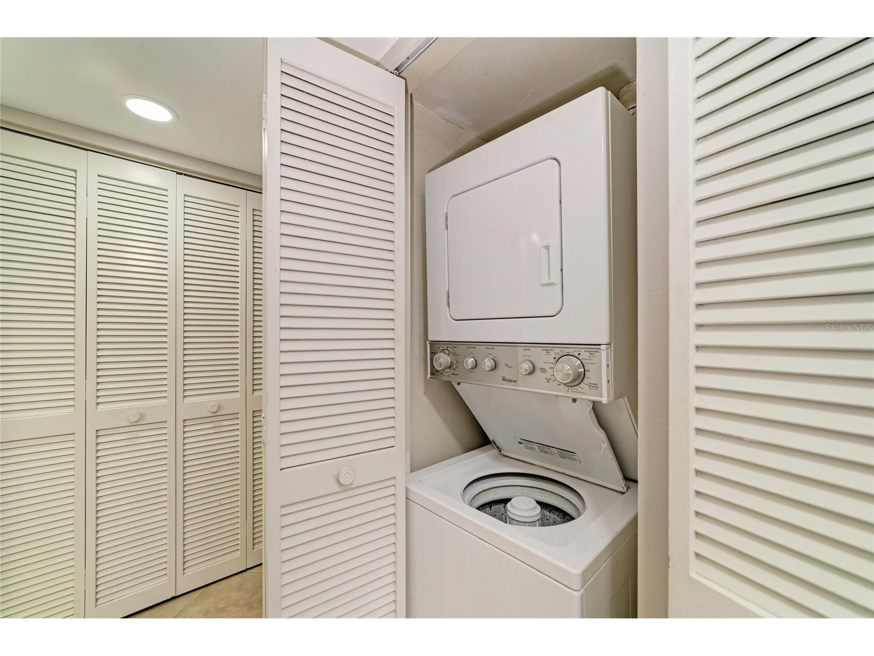 2224 Bahia Vista Street #E6 Sarasota FL 34239 A4695961 image25