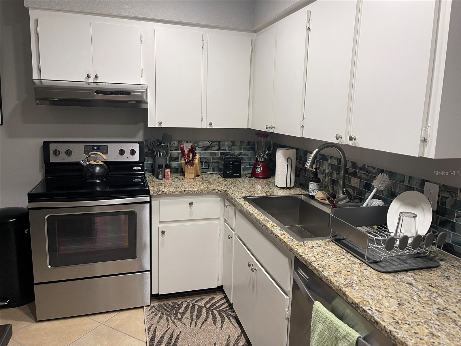 2224 Bahia Vista Street #E6 Sarasota FL 34239 A4695961 image32