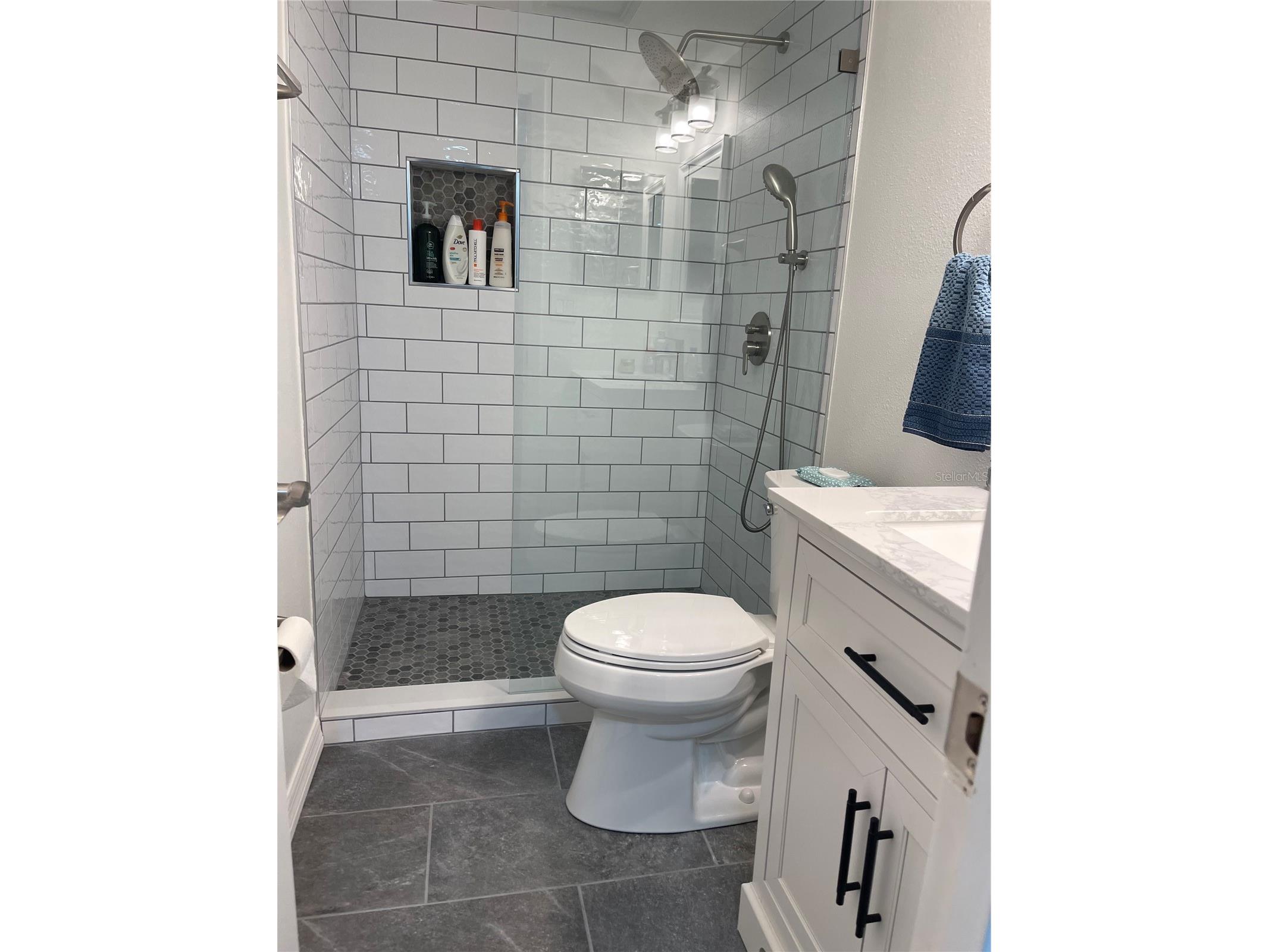 2224 Bahia Vista Street #E6 Sarasota FL 34239 A4695961 image5