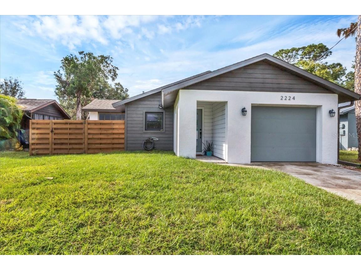 2224 Eugene Street Sarasota FL 34231 A4647246 image1