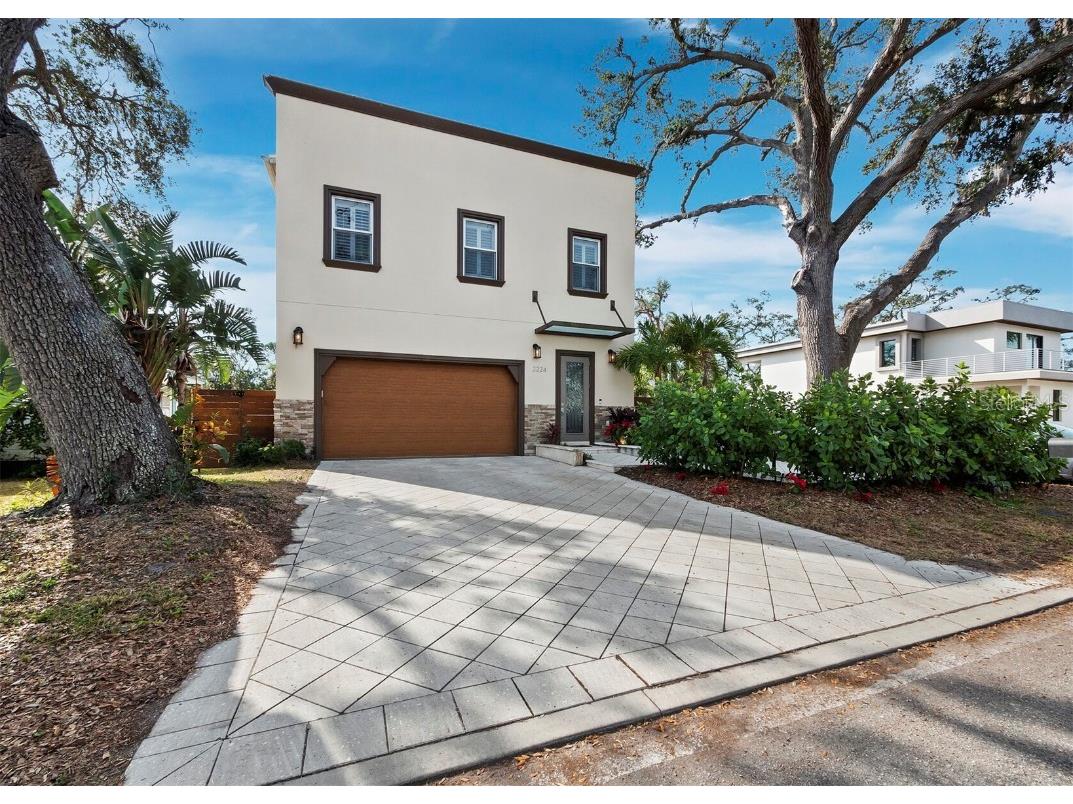 2224 Tami Sola Street Sarasota FL 34237 A4640650 image1