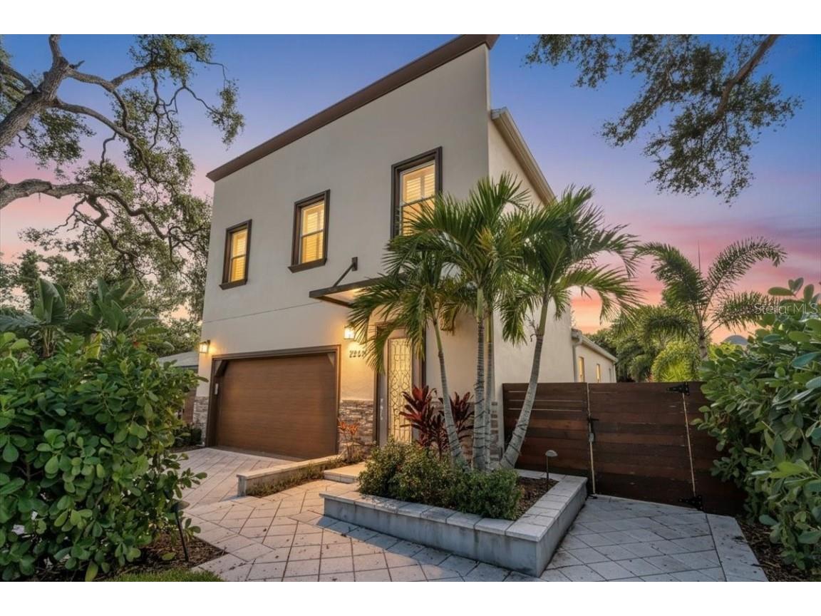 2224 Tami Sola Street Sarasota FL 34237 A4674515 image1