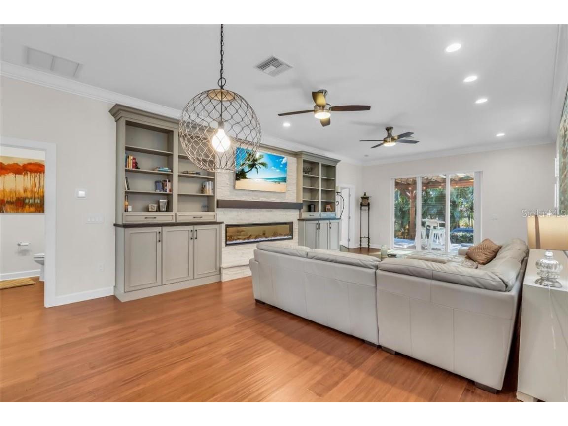 2224 Tami Sola Street Sarasota FL 34237 A4674515 image10