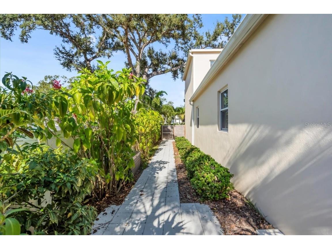 2224 Tami Sola Street Sarasota FL 34237 A4674515 image34