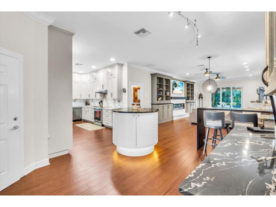 2224 Tami Sola Street Sarasota FL 34237 A4674515 image8