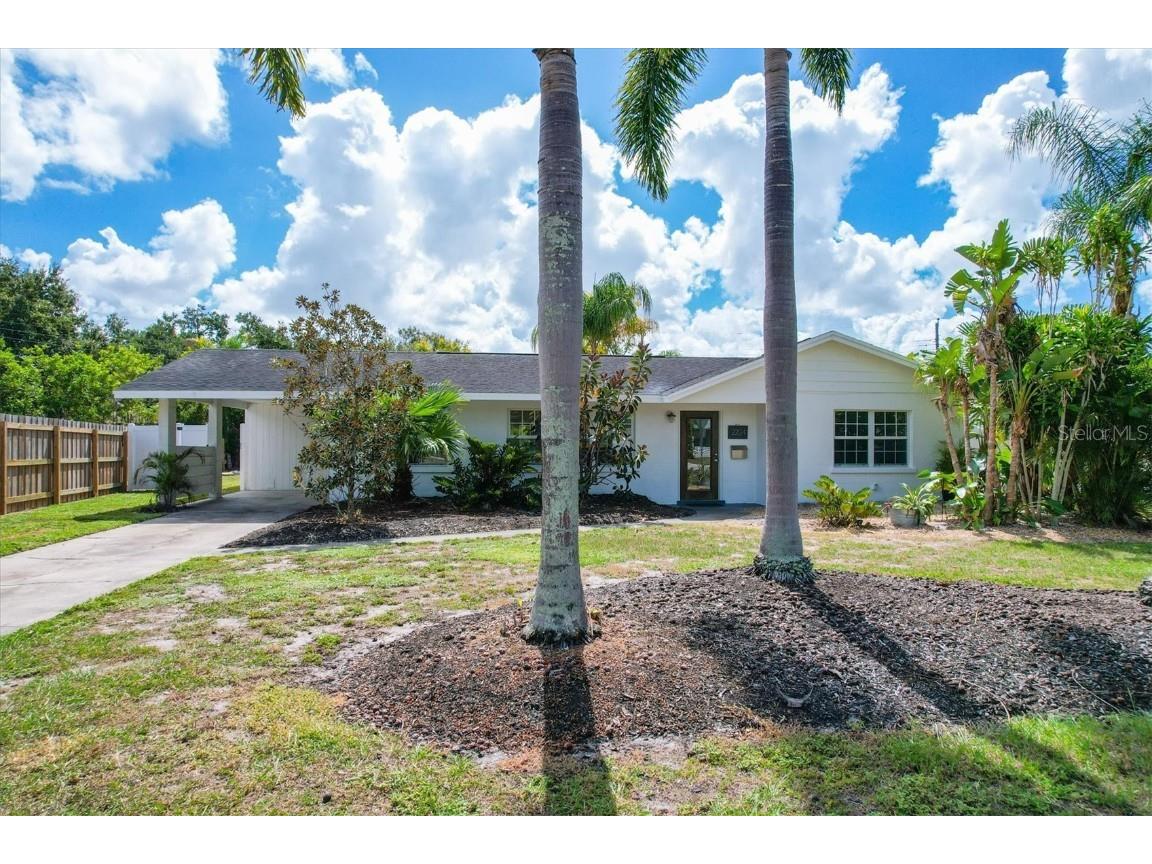 2224 Valencia Drive Sarasota FL 34239 A4584992 image1