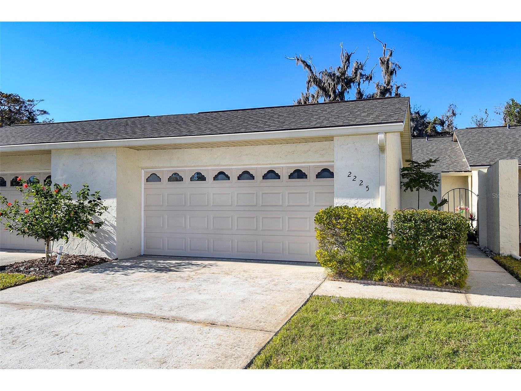 2225 Cypress Court #2C Tavares FL 32778 - LAKE EUSTIS G5110812 image1