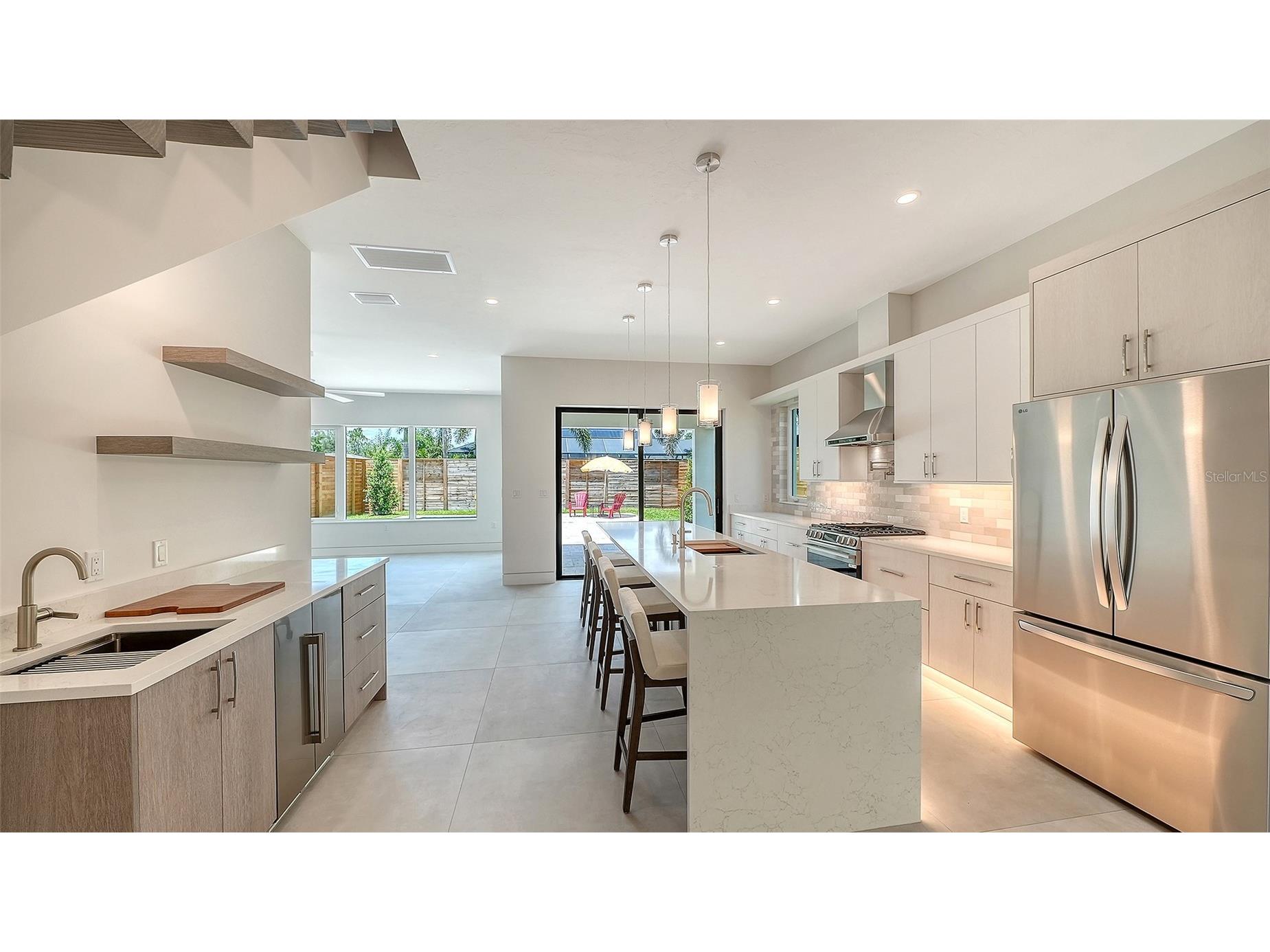 2225 Florinda Street Sarasota FL 34231 A4690756 image12